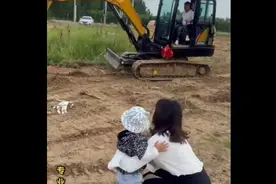 小朋友看挖掘机要带上你的妈妈视频封面