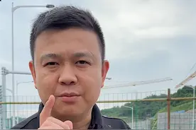 在车里放停车牌，身份证都能查到信不？#车知识分享计划@抖音汽车视频封面