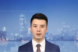 网传男子虐待婴儿视频后续，原是18岁父亲带娃不当！#主播秀#评论 #主播说新闻 视频封面