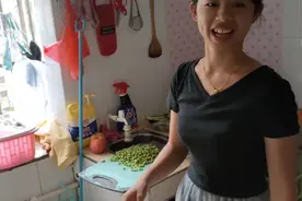 大叔一枚没房没车没彩礼，娶个潮汕媳妇，她开心我心里也偷着乐了视频封面