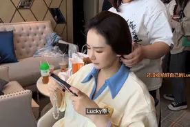 #女子推理社 更新日！正在#五一假期 的大家也别忘了追更哦~#戚薇视频封面