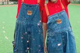 “岁月是最真挚的相守，陪伴是最长情的告白”九十岁爸妈情侣穿搭又上线啦～#vlog日常 #60岁 视频封面