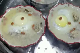 鸡蛋瘦肉汤，广东妈妈喜欢这样蒸着给孩子喝，春天喝这个汤正合适