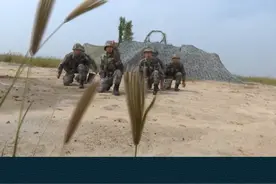 ②直击演训场  ▏精锐利剑旅在渤海之滨组织野外线路搭设训练！作者：宋孟炎、张天翔、李光东 编辑：叶和平