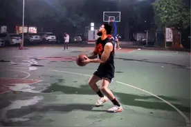 扣6这个夏天被理想型倒追！ #kzdall #乔治 #反手抄球视频封面