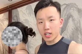 手臂后侧松松垮垮，肉多，看起来虎背熊腰，试试看这两个动作调整 #减脂 #塑形 #健身 #肱骨前移 #热门视频封面