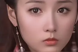 不知道还有人记得她吗 ?她的小眼神和小嘴唇永远是那么的我见犹怜 ，楚楚动人，吕一的古装扮相真的是太美了#古风#那些年追过的剧 #一眼沦陷 #吕一 #瑟瑟星辰视频封面