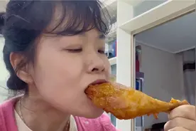 一个253克的大号鸡腿也可以做到鲜嫩多汁还入味，一个就能吃饱视频封面