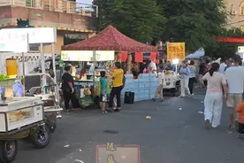 婵宝凭一己之力硬生生把家门口搞成湛江小吃一条街。 #迈合村 #婵宝视频封面