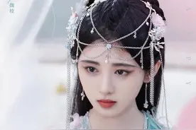 假凤凰的身份终于揭露了，千金小姐其实是孔雀，而丫鬟才是凤凰视频封面