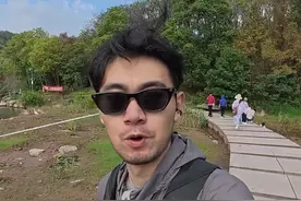 徒步重庆“照母山”打卡第三大植物园 感受“孝”文化 休闲路线 顺便燃烧卡路里，跟着博主一起去徒步 冲冲冲！ #照母山 #重庆周末爬山好去处推荐 #照母山森林公园 #重庆dou是好风光 #懒人爬山好去处推荐