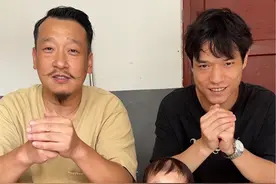 #袖珍人 #网友 最近直播，不少朋友都在问后面说话的是谁视频封面