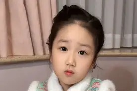 5岁女鹅叹李贺没权没钱没颜… 他和李白、王维不是一个世界的… #童言童语 #人间清醒语录 #骗你生女儿  #育儿 #爱上古诗词视频封面