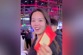 挑战在国庆节和陌生人碰拳送祝福是什么体验？ #碰拳惊喜挑战 #你要有好运了 #国庆节快乐 #石家庄街头碰拳 #无心治愈视频封面