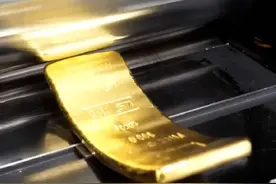 黄金的延展性有多强，捶打几万下，就能得到0.12微米的金箔 