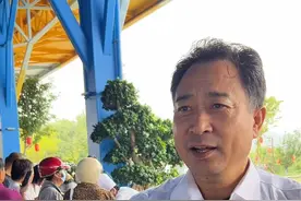 井陉籍周总理特型演员梁春书，回到家乡为家乡的变化感到骄傲！#梁春书 #演员#在外游子看家乡 #我的家乡我推荐 @井陉融媒视频封面