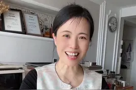 8寸古早蛋糕，保姆级教程❗️ 古早蛋糕总是做不好的，看完这个视频，你一定可以成功#蛋糕 #古早蛋糕 #古早蛋糕教程 #古早蛋糕做法 #抖臀蛋糕  8寸古早蛋糕 鸡蛋7-8个 (蛋黄130克左右，蛋清260克左右) 玉米油90克 牛奶100克 白砂糖90克 低筋面粉95克 玉米淀粉15克 柠檬汁5克