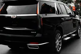 这气场还是比揽胜差一点啊#凯雷德视频封面