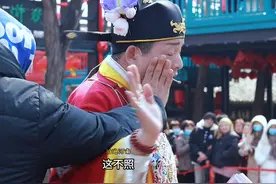 王大人演出被游客扇巴掌😂😂#开封万岁山王大人成游客新宠