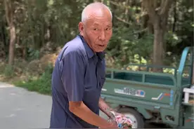 父母养我们小 ，我们就应该养父母老。尽孝不攀比，各尽各的孝#剧情 #传递正能量让世界充满爱 #百善孝为先视频封面