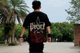 从此心里有个你 前天发的这个舞火了，要背面的来了#从此心里有个你 #弹跳#背面@高尚曳舞小号