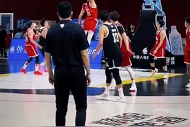 我承认确实干扰球了😜#篮球🏀 #用篮球表达心情 #因为热爱所以坚持 #街球霸王广州站视频封面