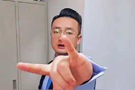 康康 VS CXY and Simon 无畏契约2025VCT CN第一赛段，恭喜BLG战胜EDG，成功晋级多伦多大师赛！而EDG遗憾无缘多伦多大师赛缺席国际赛事！#BLG战胜EDG #Zmjjkk #CXY #Simon #东方红🔥 @蹲方魂🔥