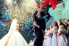 幸福不在别处 当下即是全部#撒花嬷嬷 #撒花 #撒花瓣小姐姐 #婚礼 #婚礼现场视频封面