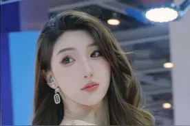 #车展现场 #美女车模 #2025上海车展 #随拍视觉视频封面