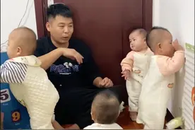 四胞胎现在不好管了，看见门就想爬出去？#一龙三凤四胞胎 #超级奶爸 #龙凤四胞胎 #亲子 #萌娃