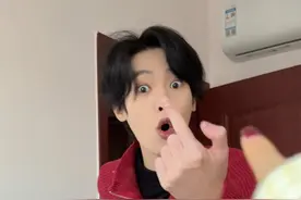 每天最硬气的时候！#情侣日常 #恋爱日常 #甜甜的恋爱视频封面