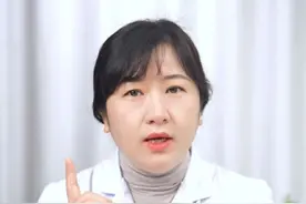 孩子爱夹腿，用被子蹭私处，可能是夹腿综合征！家长要正确引导。#抖出健康知识宝藏 #夹腿综合征 #育儿经验分享 #医学科普 #家长必读