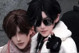 在上海街头看到了很眼熟的人，想不起名字… #路人视角 #黑花 #走路带风 #感觉至上 #拍摄花絮视频封面