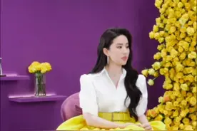 3月24日，余承东对话鸿蒙智行智界品牌大使刘亦菲，刘亦菲“黄玫瑰”妆造畅聊智驾趣事，余承东也谈到了品牌对高阶智驾的一些坚持和目标。#余承东谈为什么坚持做高阶智驾视频封面