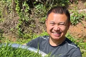 农村栽秧估计已经成为很多人小时候的回忆了吧！#新农人计划2025 #乡村生活家 #乡村守护人 #这就是村里的劳动节