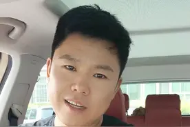 近日，一名货车司机陈述，因为盖雨布被处罚，罚款扣分心里十分的委屈，今天咱们在这里讨论一下，货车司机盖雨布真的违法么 #货车盖雨布违法么 #遵守交通规则文明出行 #交通安全视频封面