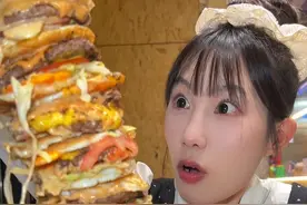 99元汉堡自助！轻松破榜！老板娘惊呆居然…#汉堡自助 #汉堡 #大口吃肉#妈呀太香了视频封面