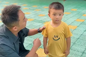 爸爸把孩子送错幼儿园的小朋友已被接回，希望各位宝爸下次记得自己的还在在哪个幼儿园#原来真的有爸爸把孩子送错幼儿园 #当爸爸把孩子送错幼儿园 #仟跃网络#幼儿园里乐趣多视频封面