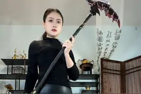 阁主已经做了4天的鞭子了，看着画面很相似，其实都不是同一条。 不要再说阁主水视频了，没一条鞭子都是熬夜做的，细节太多了。不然你以为就凭两根破水管，一根破绳子能有这效果？#手工diy #唐门簪娘 #圆你一个武侠梦 #暗器 #鞭剑视频封面