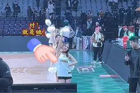 整活儿还得辽篮拉拉队！ 不光有彩蛋，还学会现挂了！ 赶紧给人加鸡腿吧🤣 @徐一啦 @辽篮啦啦队 小星星🌟  #辽宁男篮 #辽篮拉拉队 #辽宁 #抖音篮球季 #篮球视频封面