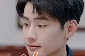 #黄凯太让人心疼了 终于明白他为什么生活的小心翼翼了…好想抱抱他！#娱乐评论大赏 #综艺