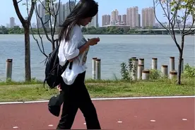 一个人走路试试这样拍 #手机摄影 #拍摄技巧 #放慢脚步