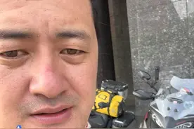 #机车 #摩托车 #旅行 到达石家庄，重量分配不行就重新调整，分享感受让大家知道，别在那阴阳没用的，要不你也买自己去分享，别口嗨，油箱增大了，杜卡迪再也不油荒了，满满的30升油箱无焦虑，但是这比派克峰烫啊，烤得大腿有点熟了视频封面