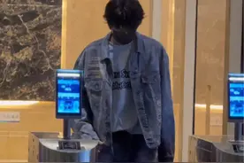 #张桂源 #路透 #TF家族四代 谁允许下班这么帅的。。。视频封面