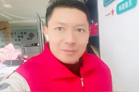 从来没坐过办公室，今天来体验一下坐办公室是什么感觉😄视频封面