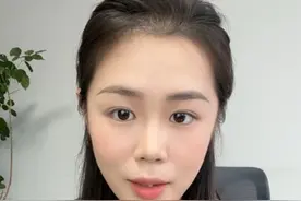 存款越多，越舍不得花钱#存钱 #存款 #银行 #财富 #银行小姐姐视频封面