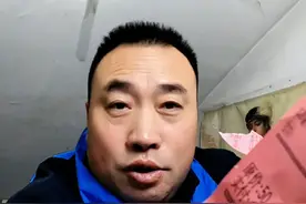 大学生点外卖十二个小时不取，都被清理出来了，不拿回来太浪费了