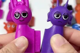 错了，都错了…… #节奏盒子 CP配对都不对，还好这套新#节奏盒子sprunki 手办可以随意反复拆开又合并，小伙伴赶紧来帮#sprunki 重新搭配吧#节奏盒子手办 #节奏盒子模组