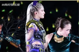 #等到张韶涵跳我恋爱了手势舞 姐你真的是懂我们爱看什么的！