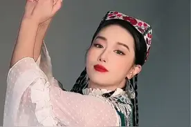 音乐一响，国庆开场！不同民族的新娘婚服！第三弹！#祝福祖国